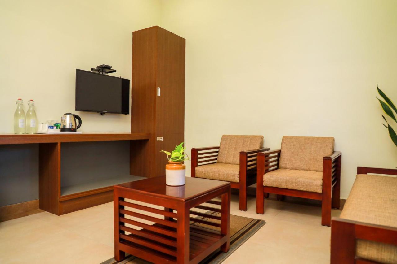 Golden Fern Resort Kanthalloor Εξωτερικό φωτογραφία